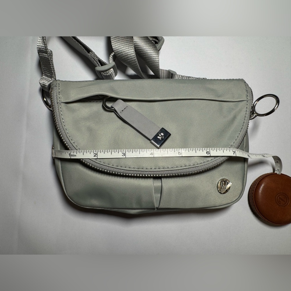NWOT Lululemon All Night Festival Bag *Micro 1.5L Grey Unisex - Picture 10 of 11